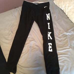 Black nike leggings in small